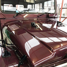 コーティングでキレイになった車の写真